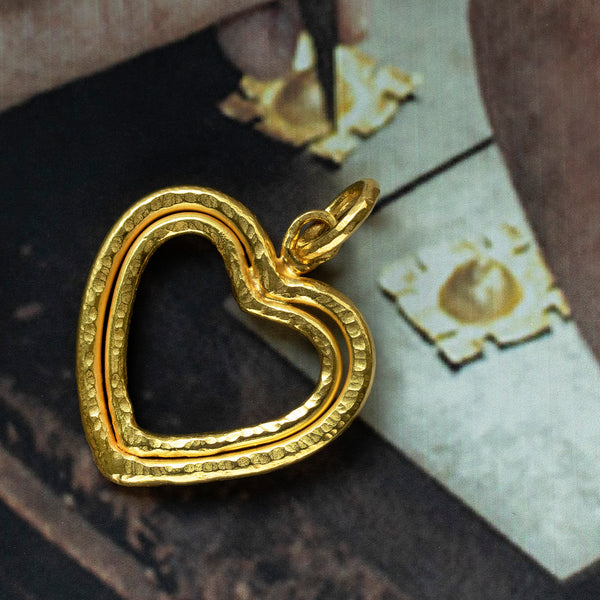 9ct gold hot sale heart pendant