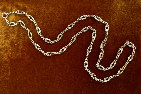 Late Victorian 'Lovers Knot' 18k Gold Chain