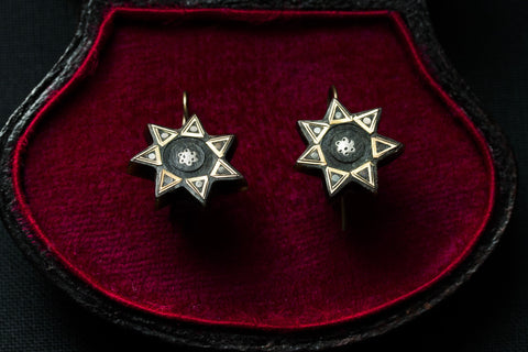 Victorian Piqué Star Earrings